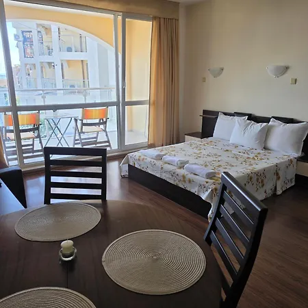 Apartment комплекс ивет, за гости надя Sveti Vlas